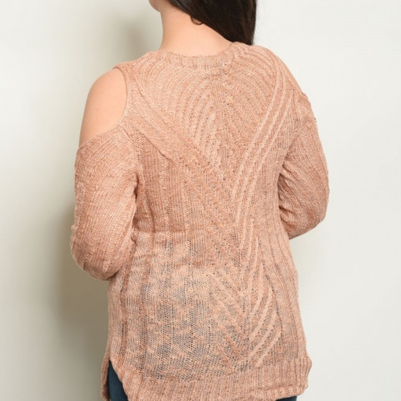 BLUSH PLUS SIZE TOP - Picture 2 of 2